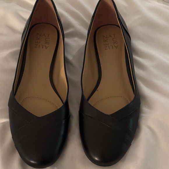 Naturalizer Women's Black Leather Ballet Flats Like New - Picture 1 of 5